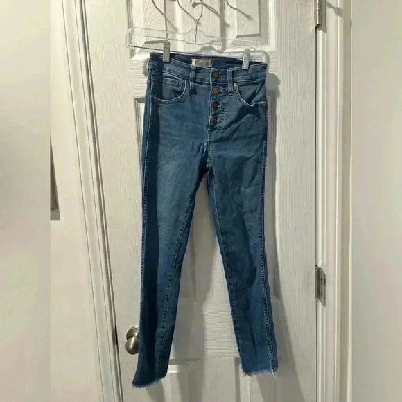 Madewell Highrise 10” Skinny Jeans Size 24P. 4 Button Closure. Rough Hem. - Picture 4 of 12